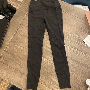 Athleta leggings with pockets